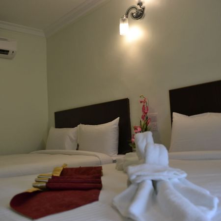 Dr Hotel Bayan Lepas Esterno foto
