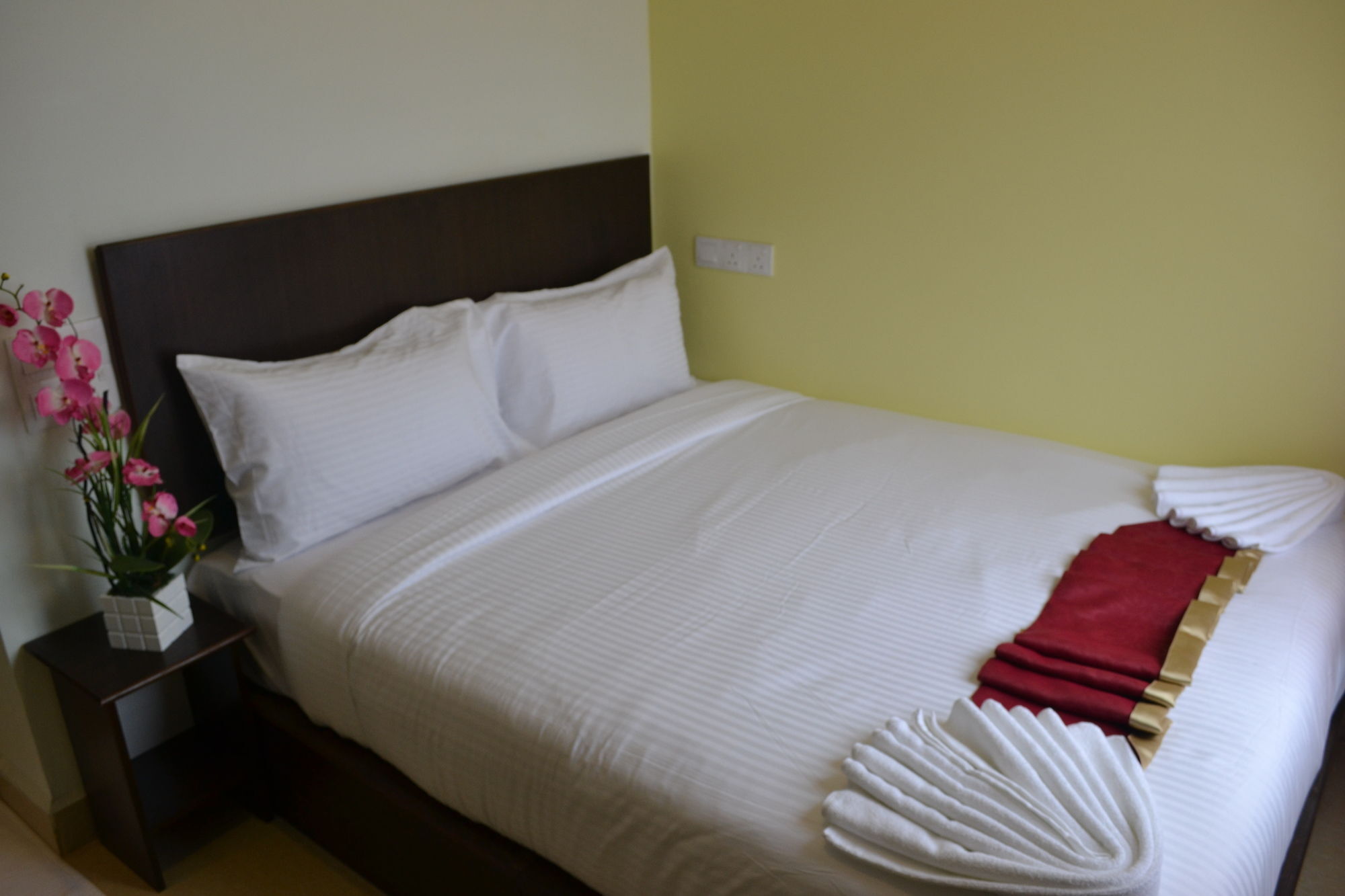 Dr Hotel Bayan Lepas Esterno foto