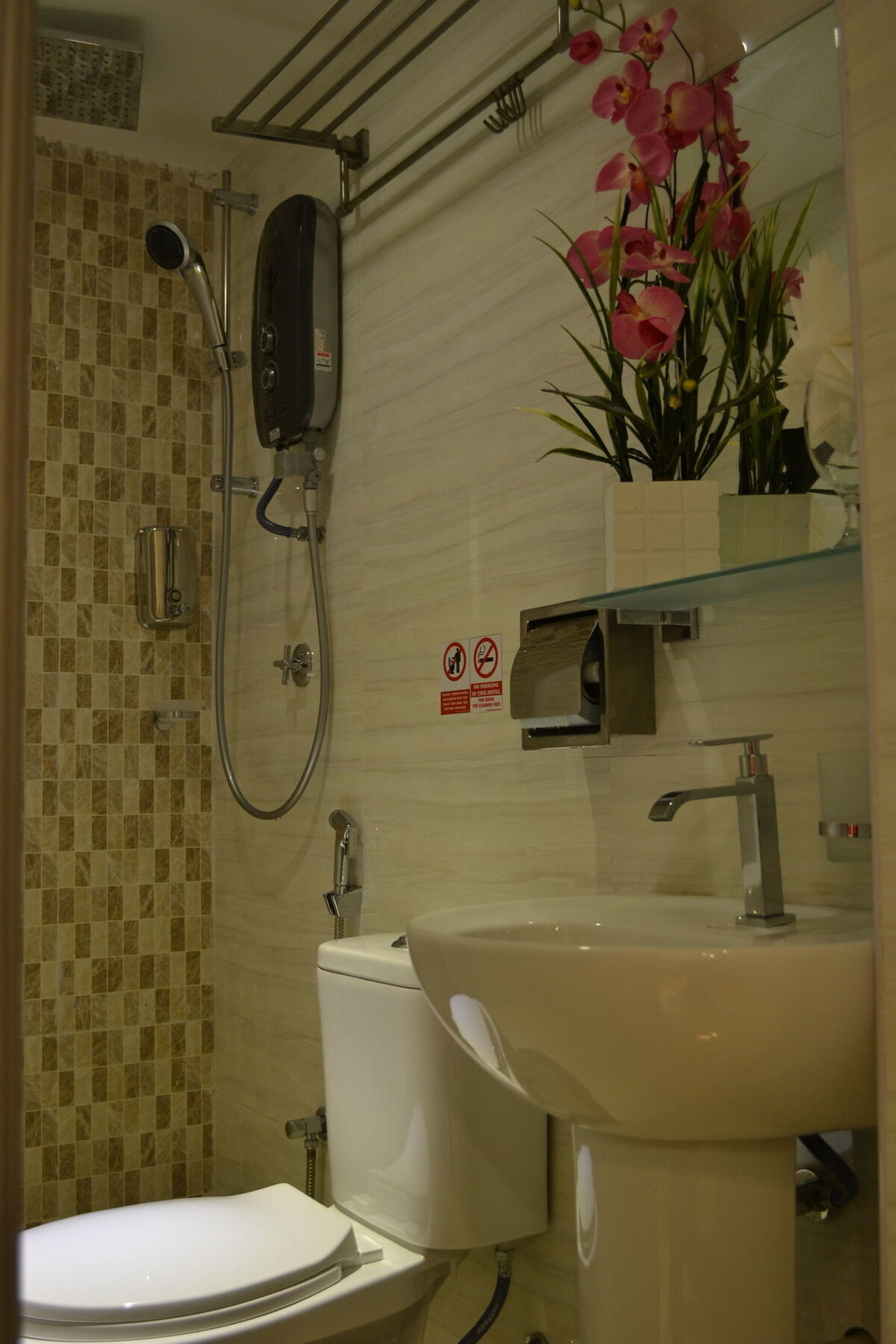 Dr Hotel Bayan Lepas Esterno foto